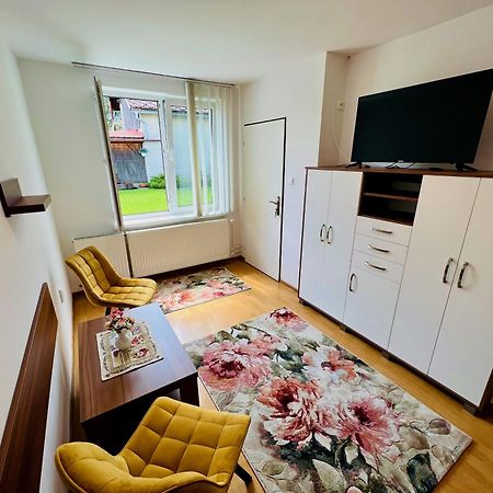 Privat Agnesa Hotel Зуберец Екстериор снимка