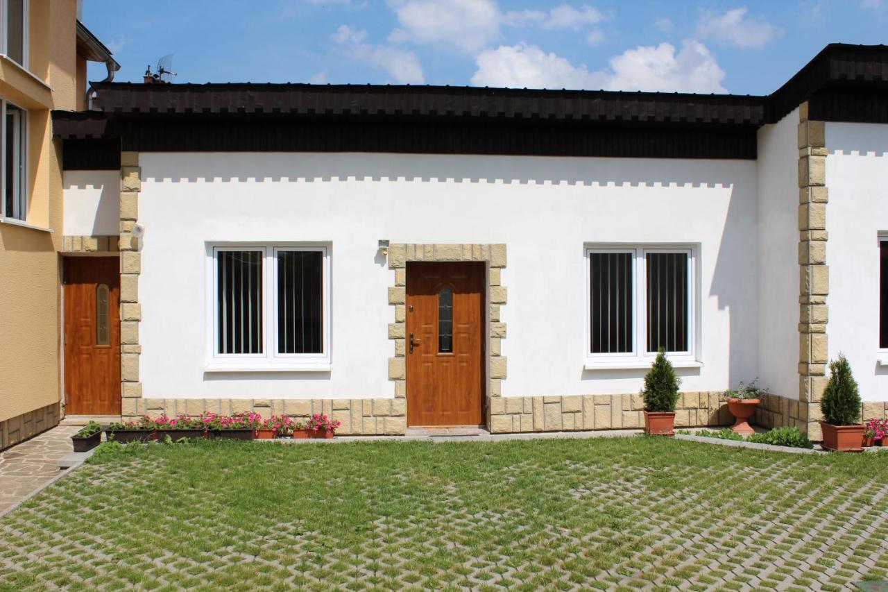 Privat Agnesa Hotel Зуберец Екстериор снимка
