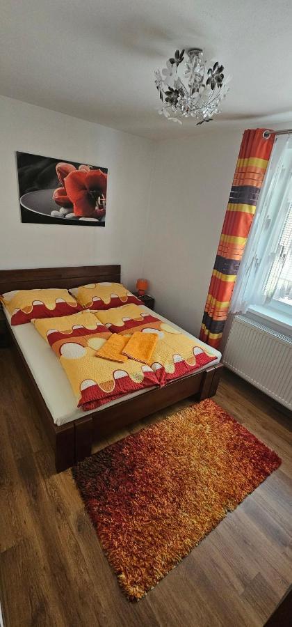 Privat Agnesa Hotel Зуберец Екстериор снимка
