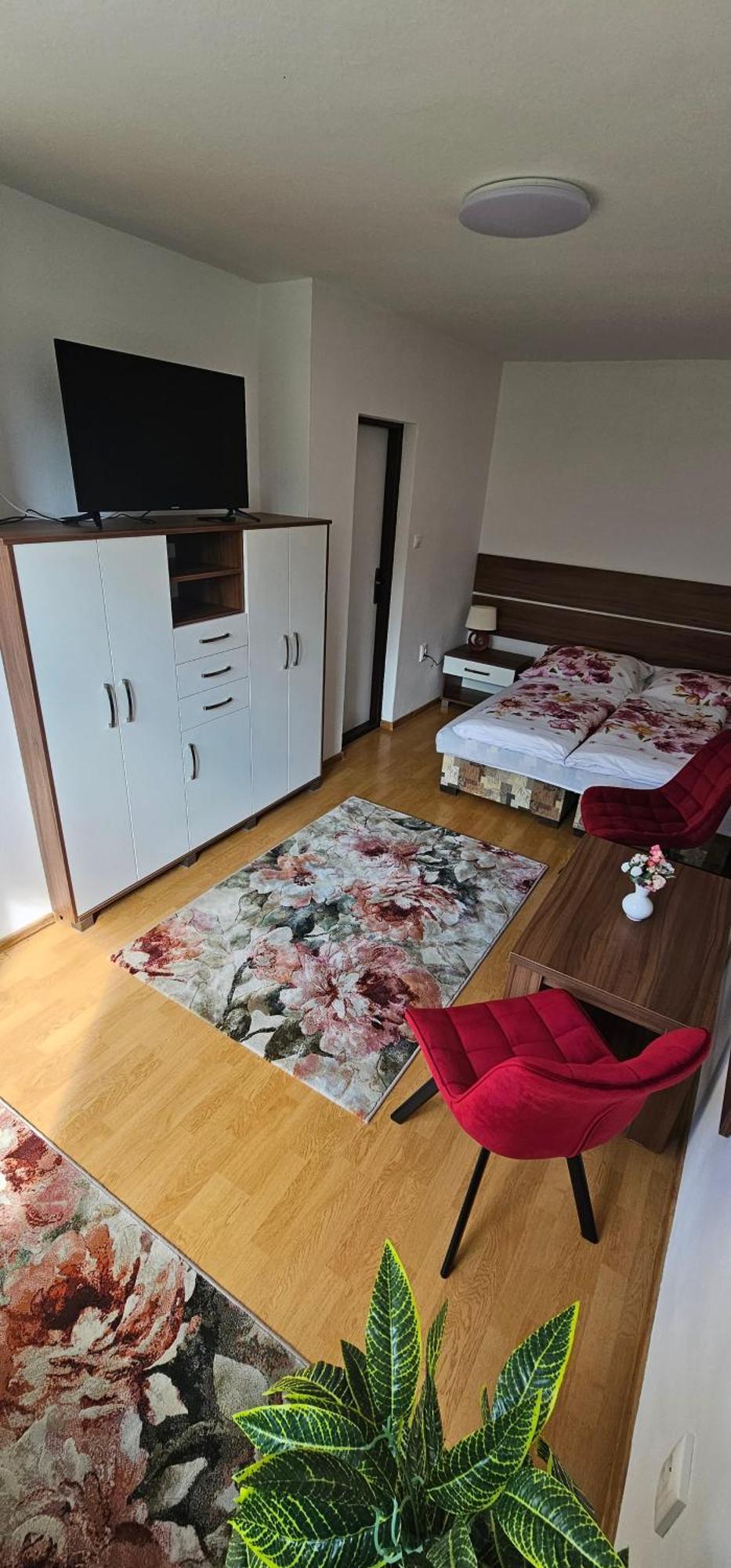 Privat Agnesa Hotel Зуберец Екстериор снимка