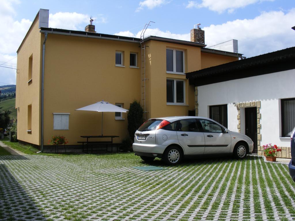 Privat Agnesa Hotel Зуберец Екстериор снимка