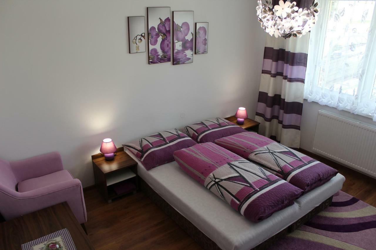 Privat Agnesa Hotel Зуберец Екстериор снимка