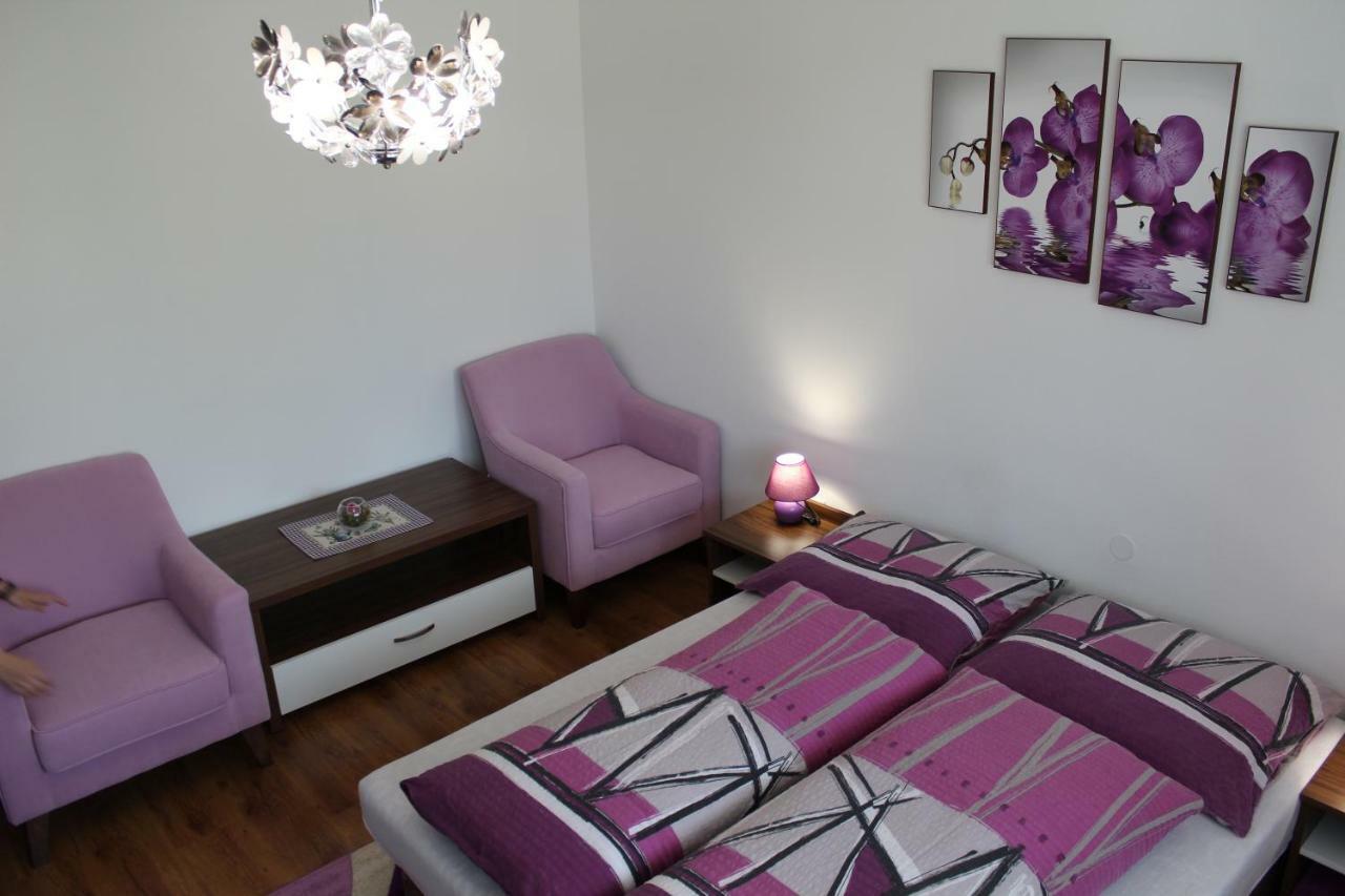 Privat Agnesa Hotel Зуберец Екстериор снимка